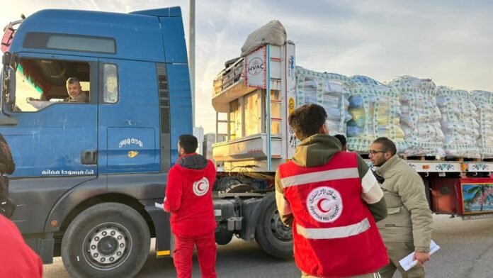 The Egyptian Red Crescent delivered more than 7,000 tons of food and relief aid to the Gaza Strip as part of the Zad Al-Ezza 124 convoy