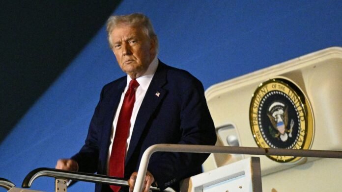 قال الرئيس الأمريكي، دونالد ترامب، اليوم الخميس، إنه من المرجح أن يزور إسرائيل خلال الأيام المقبلة، وذلك بعد إعلانه عن اتفاق بين إسرائيل وحماس لتنفيذ المرحلة الأولى من خطته للسلام.