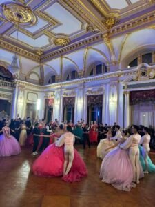 في سابقة هي الأولى من نوعها، استضافت مصر، ولأول مرة، حفل The Grand Ball الملكي الفاخر، والذي يُقام هذا العام خارج موطنه الأصلي في إمارة موناكو، ليُعقد في قصر عابدين التاريخي، أحد أهم وأعرق القصور الملكية في العالم، وينظمهNoble Monte- Carlo.
