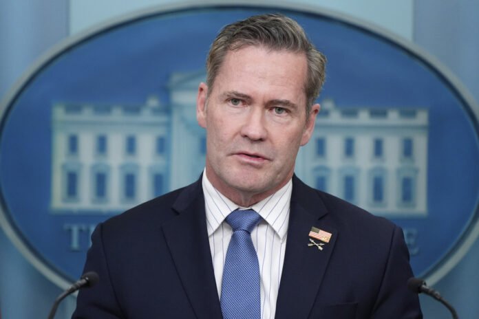 سلّط مايك والتز، السفير الأمريكي الحالي لدى الأمم المتحدة، الضوء على مستقبل قطاع غزة وسط ترقب المجتمع الدولي مناقشة مجلس الأمن قريبًا لمشروع قرار قدمته واشنطن بشأن إنشاء مجلس السلام، وقوة الاستقرار الدولية.