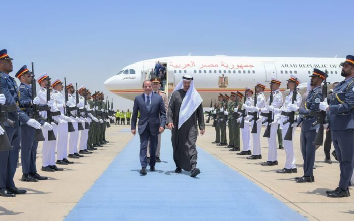 في توقيت إقليمي شديد الحساسية، حملت الزيارة الأخوية التي أجراها الرئيس المصري عبد الفتاح السيسي إلى الإمارات العربية المتحدة هذا الأسبوع، أبعادًا سياسية واستراتيجية عميقة، بعدما التقى الشيخ محمد بن زايد آل نهيان في أبوظبي، في لقاء عكس مستوى التنسيق الوثيق بين القاهرة وأبوظبي تجاه التطورات المتسارعة التي تشهدها المنطقة.