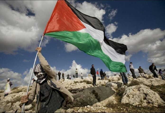 مقال فلسفي تحليلي يتناول مستقبل القضية الفلسطينية والدولة الفلسطينية في ظل التحولات الإقليمية والدولية، ويستعرض فرص التسوية السياسية، وتحديات حل الدولتين، وأثر موازين القوى على مستقبل السلام والاستقرار في الشرق الأوسط.