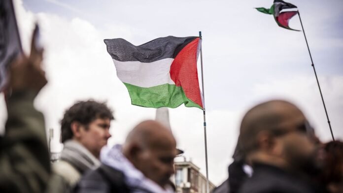 مقال فلسفي تحليلي يستعرض أبرز التحديات التي تواجه السلطة الوطنية الفلسطينية، من الانقسام الداخلي والأزمة الاقتصادية إلى التحولات الإقليمية والدولية، ويحلل مستقبل مؤسسات الحكم وفرص الإصلاح في المرحلة الراهنة.