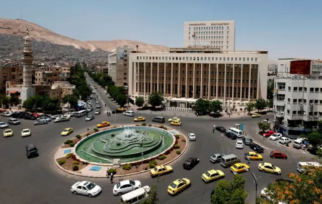 تحليل سياسي يقرأ دلالات تصنيف دمشق في المرتبة الأخيرة عالمياً بمؤشر قابلية العيش لعام 2026، ويستعرض كيف أعادت الحرب والاقتصاد والعقوبات تشكيل مستقبل العاصمة السورية.